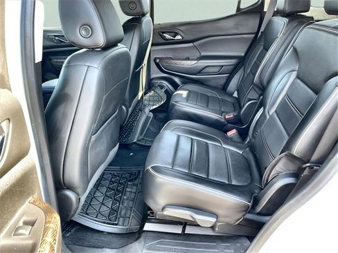 Used 2022 GMC Acadia Denali w/ Denali Ultimate Package image 17