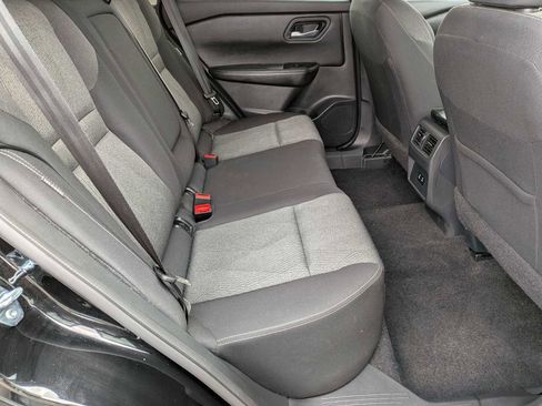 Used 2025 Nissan Rogue SV image 19