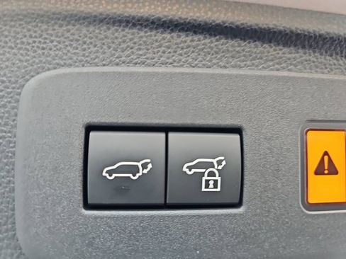 Used 2025 Toyota Land Cruiser image 13