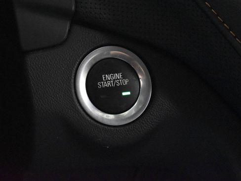Used 2023 Chevrolet Equinox Premier FWD image 16
