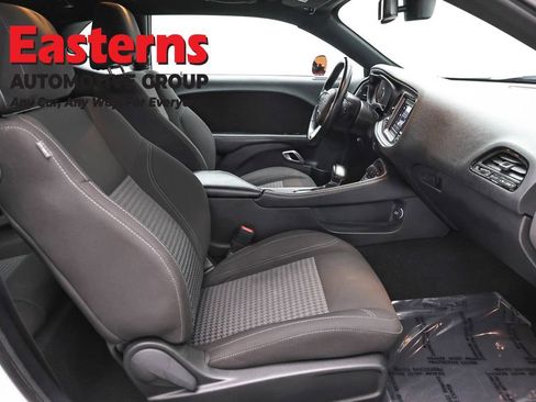 Used 2022 Dodge Challenger SXT image 22