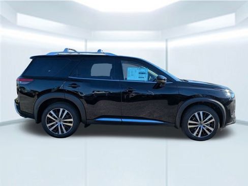 New 2025 Nissan Pathfinder Platinum w/ Black Appearance Package image 7