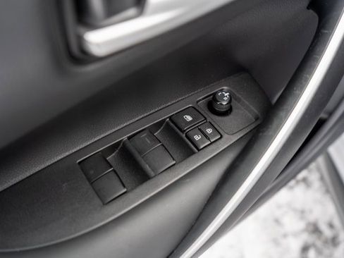 Used 2022 Toyota Corolla SE image 19