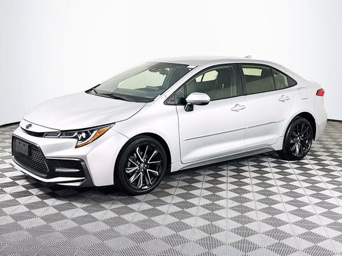Used 2022 Toyota Corolla SE FWD image 4