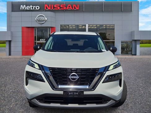 Used 2023 Nissan Rogue S image 2