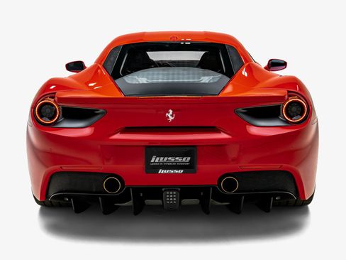 Used 2018 Ferrari 488 GTB RWD image 12