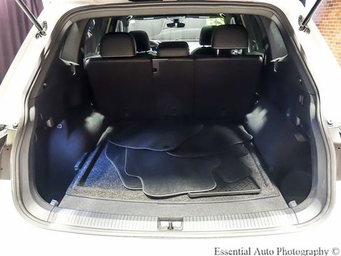 Used 2023 Volkswagen Tiguan SE R-Line AWD/4WD image 29