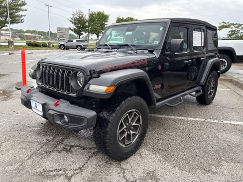 Used 2024 Jeep Wrangler Unlimited Rubicon AWD/4WD image 12