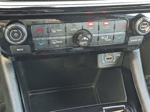 Used 2025 Jeep Compass Trailhawk w/ Trailhawk Elite Group image 24