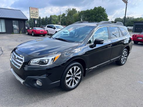 Used 2017 Subaru Outback 2.5i Limited AWD/4WD image 5