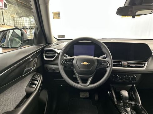 Used 2024 Chevrolet TrailBlazer LS w/ LS Convenience Package image 14