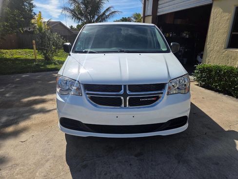 Used 2017 Dodge Grand Caravan SE w/ Power Window Group image 2