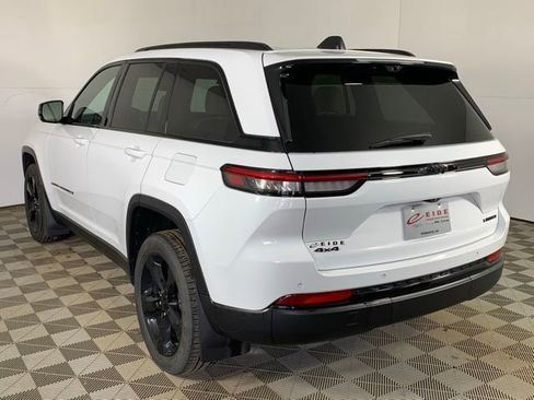 Used 2023 Jeep Grand Cherokee Limited w/ Luxury Tech Group II AWD/4WD image 5