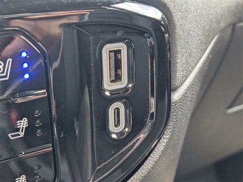 Used 2023 Chevrolet Silverado 1500 LTZ image 23