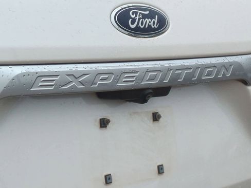 Used 2019 Ford Expedition Platinum image 13