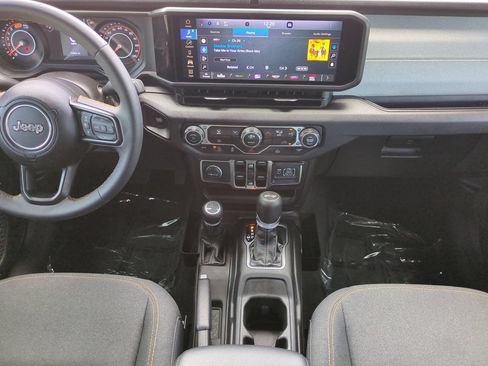 Used 2024 Jeep Wrangler Unlimited Sport AWD/4WD image 15