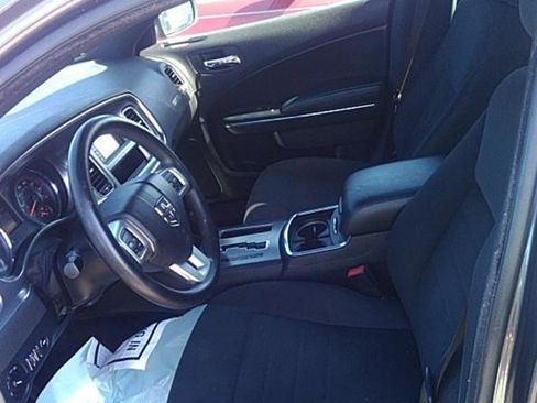Used 2014 Dodge Charger SE RWD image 5