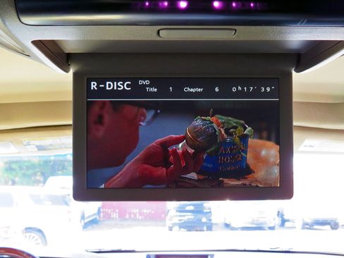 Used 2016 Toyota Sequoia Platinum image 31