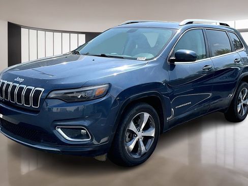 Used 2020 Jeep Cherokee Limited w/ Luxury Group image 3