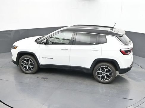 Used 2025 Jeep Compass Limited AWD/4WD image 18