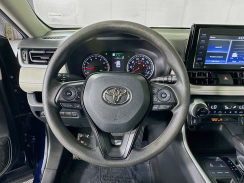 Used 2022 Toyota RAV4 XLE w/ Convenience Package image 15