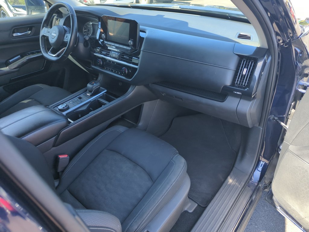 Used 2022 Nissan Pathfinder SV AWD/4WD image 36
