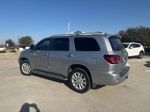 Used 2021 Toyota Sequoia Platinum image 4