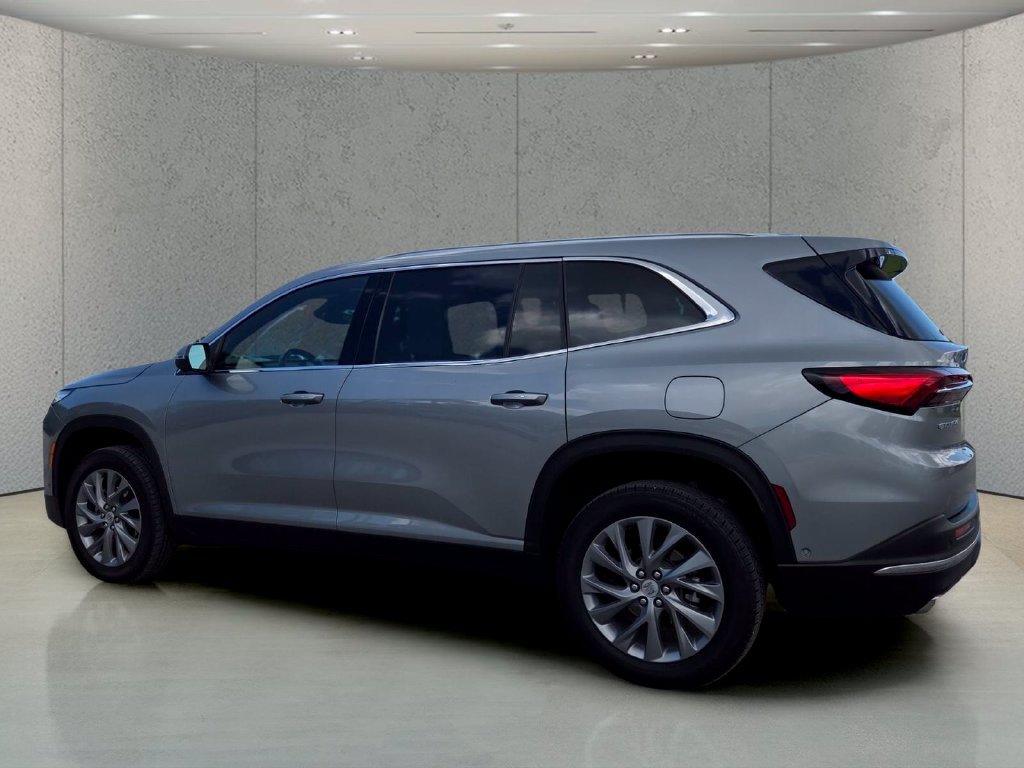 Used 2025 Buick Enclave Preferred w/ Super Cruise Package FWD image 8