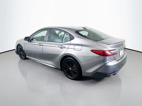 Used 2025 Toyota Camry SE FWD image 7