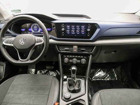 Used 2024 Volkswagen Taos SE AWD/4WD image 13