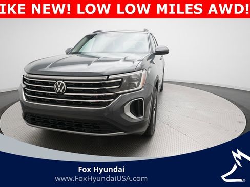 Used 2025 Volkswagen Atlas SE image 33