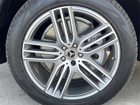 Certified 2025 Mercedes-Benz GLS 450 4MATIC image 8