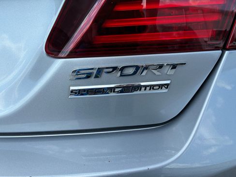 Used 2017 Honda Accord Sport Special Edition image 5