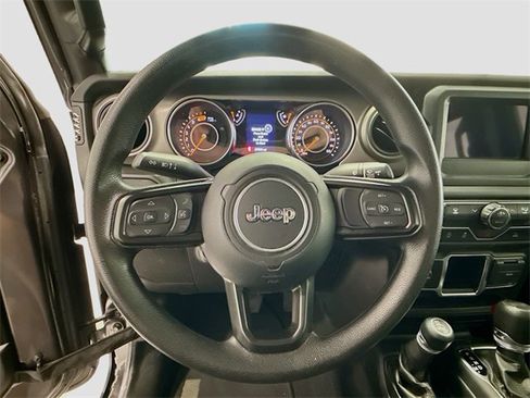 Used 2022 Jeep Wrangler Unlimited Sport image 9