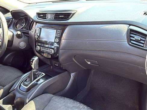 Used 2018 Nissan Rogue SV FWD image 35