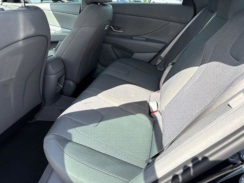 New 2026 Hyundai Elantra SE image 7