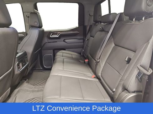 Used 2022 Chevrolet Silverado 1500 LTZ w/ LTZ Premium Package image 19