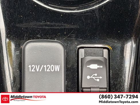 Used 2018 Toyota Prius Prime Premium image 26