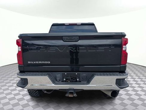 Used 2021 Chevrolet Silverado 2500 LT w/ Convenience Package image 5