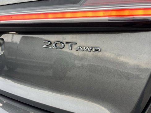 Used 2020 Lincoln Nautilus Reserve w/ Equipment Group 202A image 5