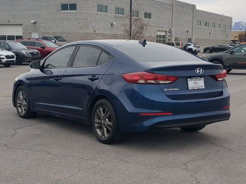 Used 2017 Hyundai Elantra SE image 5