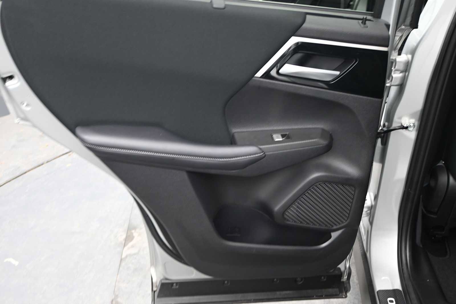 Used 2024 Mitsubishi Outlander ES AWD/4WD image 19