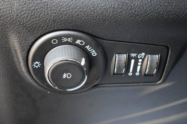 Used 2024 Jeep Compass Latitude AWD/4WD image 25