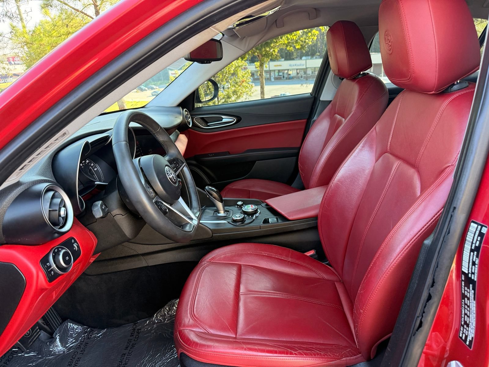 Used 2017 Alfa Romeo Giulia AWD image 34