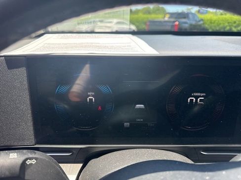 Used 2025 Hyundai Kona SEL AWD/4WD image 15