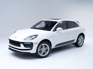 Certified 2022 Porsche Macan image 1