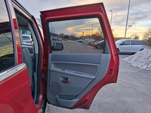Used 2005 Jeep Grand Cherokee Limited image 16