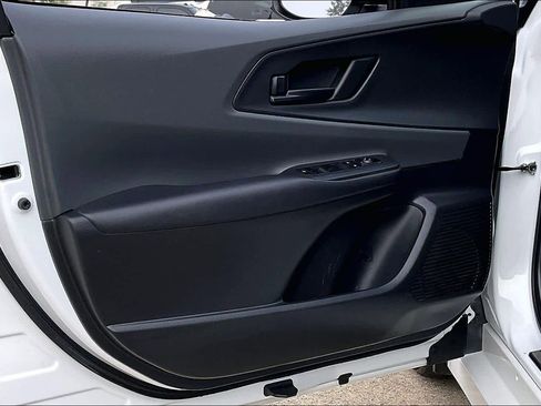 Used 2024 Toyota Prius LE image 18