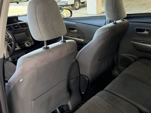 Used 2014 Toyota Prius V Two image 9