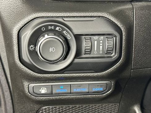 Used 2022 Jeep Wrangler Unlimited Sahara w/ Safety Group image 18